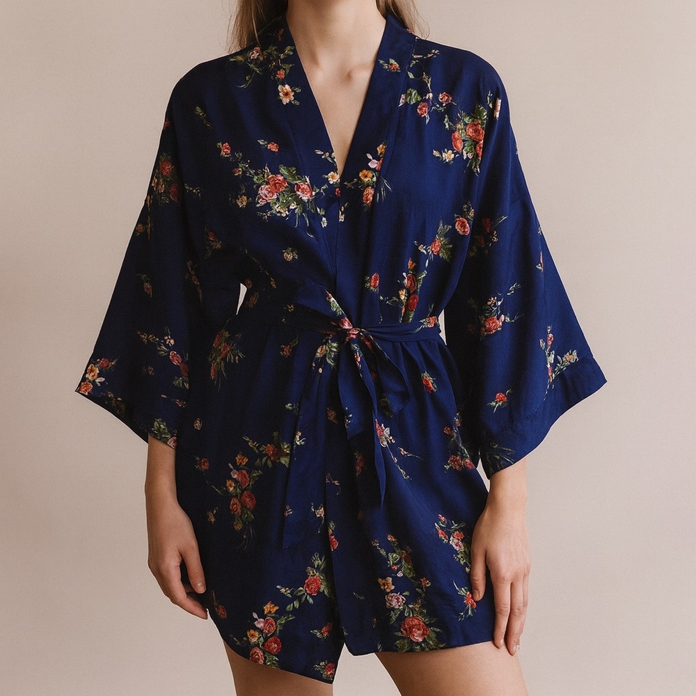 Inner Most Vintage Satin Floral Robe Size M
